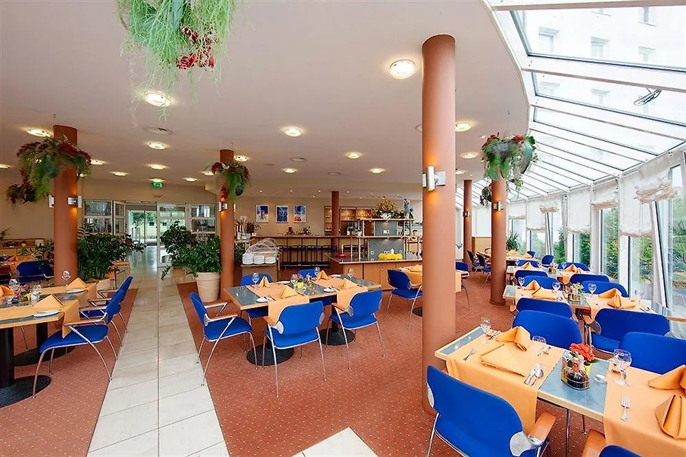 Globana Airport Hotel Schkeuditz 4*,